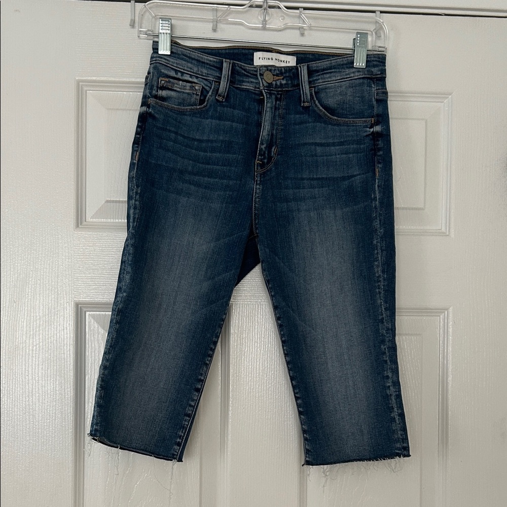 woman’s Flying Monkey Dark Wash Cropped Denim Capris size 25